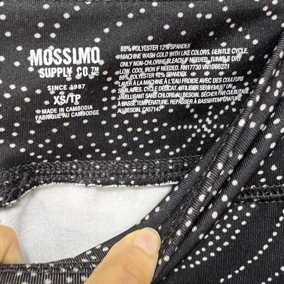 Mossimo Supply Yoga pants in black - Picture 2 of 3